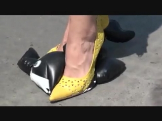 yellow pumps vs inflatable dolphine
